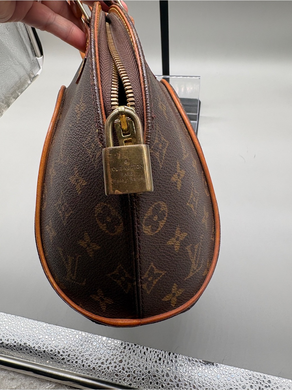 Louis Vuitton Ellipse PM Monogram Canvas Handbag USA Made Vintage - Picture 2 of 13